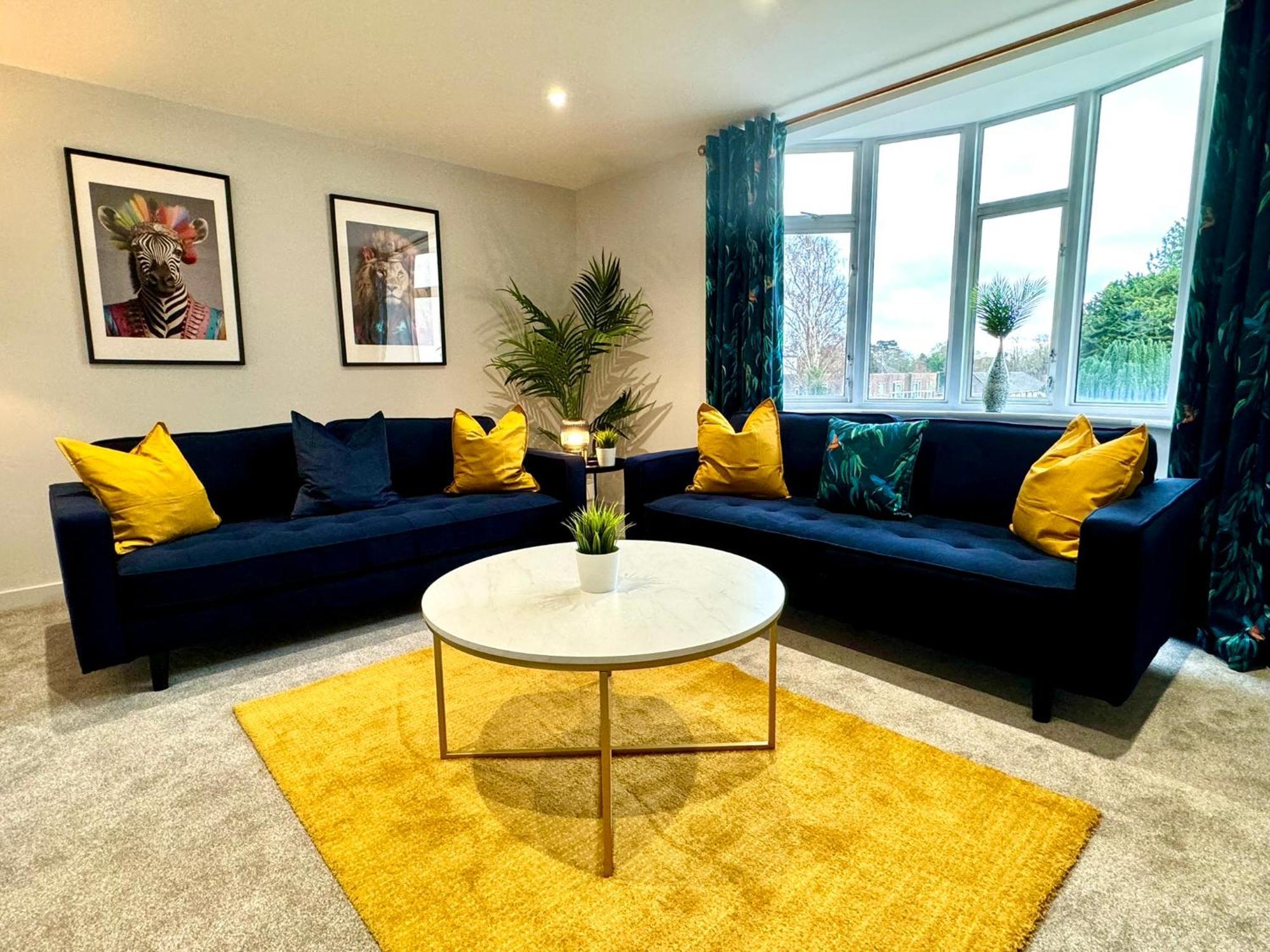 Amazing Large 3 Bedroom Apartment - Sleeps 8! Bournemouth Exterior photo